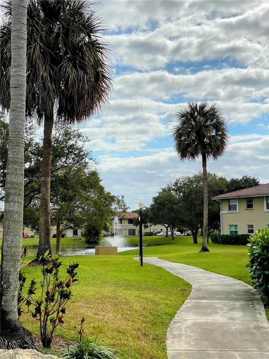 900 Twin Lakes Dr # A, Coral Springs FL 33071