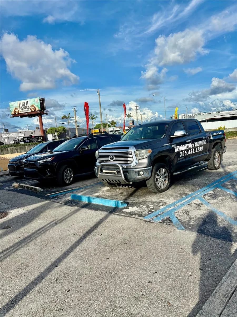 8401 NW South River Dr, Medley FL 33166