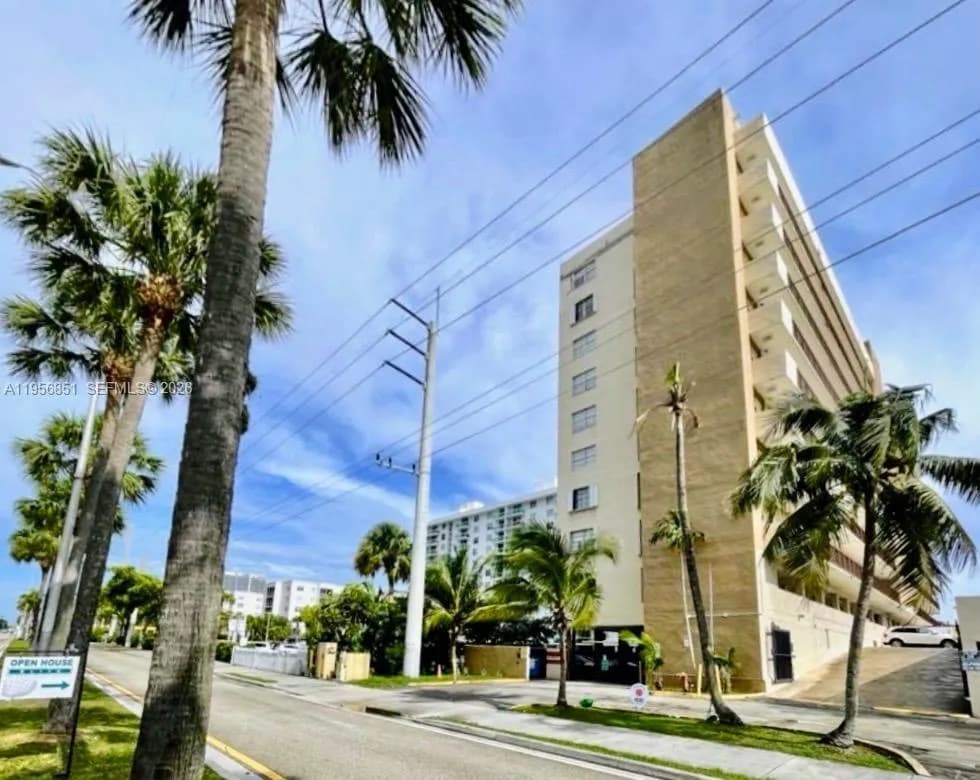 2903 N Miami Beach Blvd # 1003, North Miami Beach FL 33160