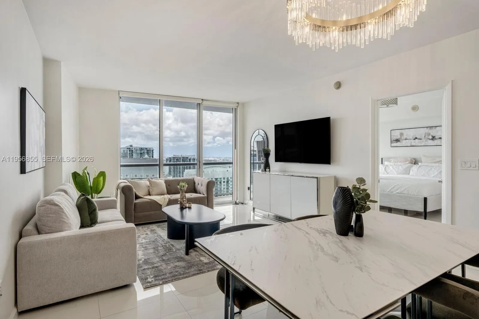 1 bedroom 1 bath for sale at 485 Brickell Ave # 4706, Miami FL 33131
