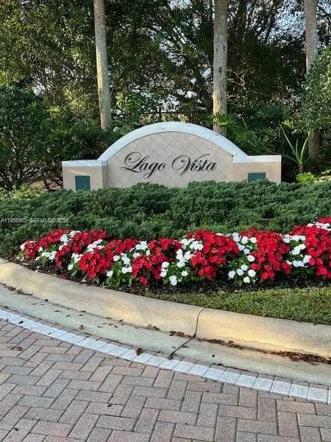 4746 Lago Vista Dr, Coconut Creek FL 33073