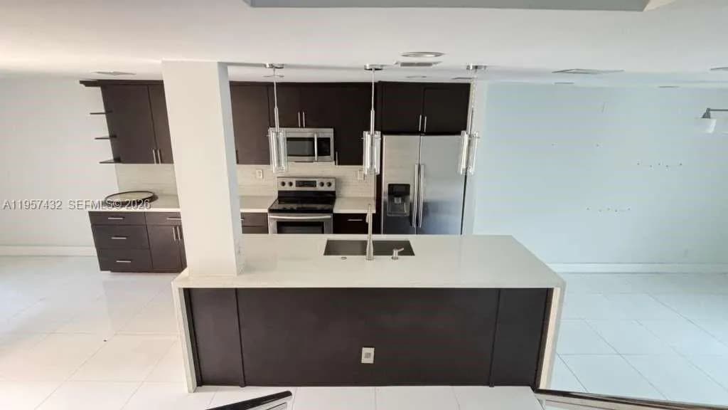 8195 NW 8th MANOR # 3, Plantation FL 33324