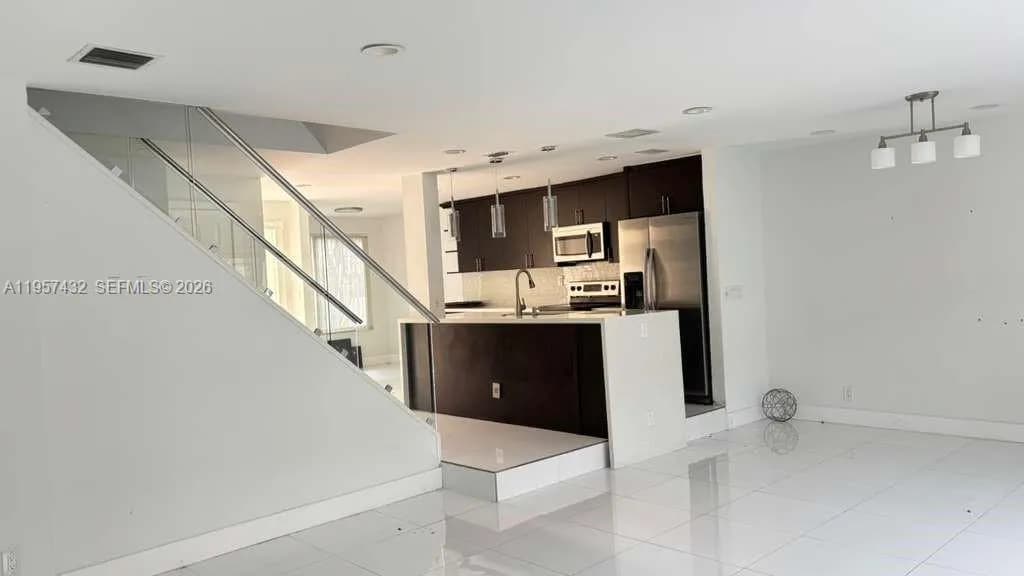 8195 NW 8th MANOR # 3, Plantation FL 33324