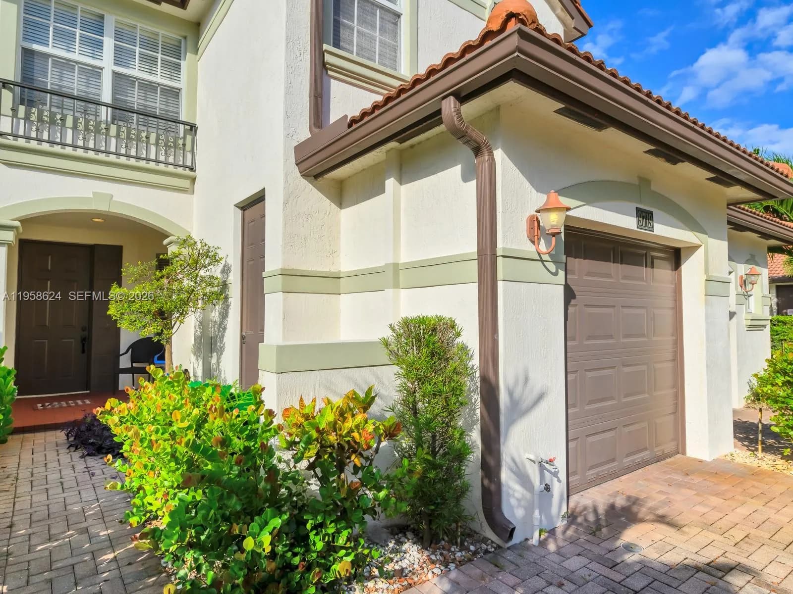 9719 Darlington Pl, Cooper City FL 33328