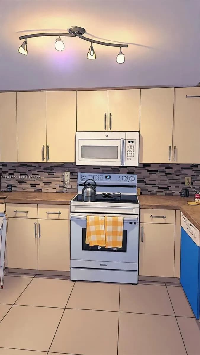 8801 Wiles Rd # 208, Coral Springs FL 33067