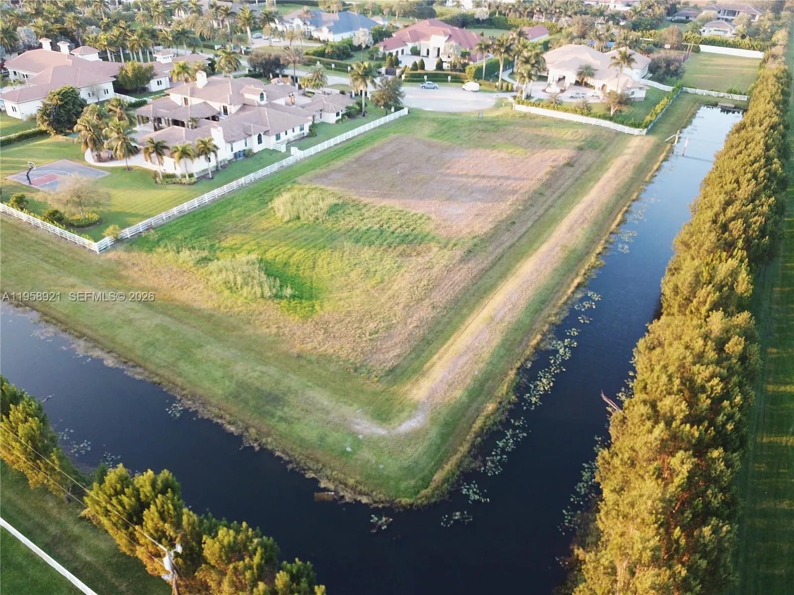 16700 Berkshire Ct, Southwest Ranches FL 33331