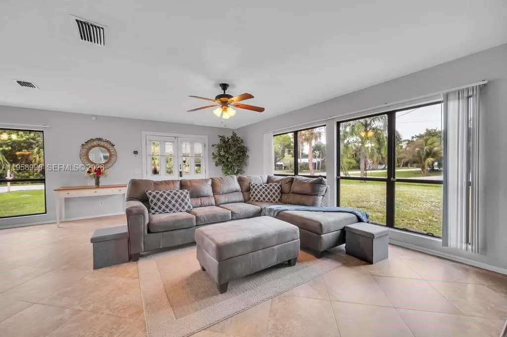 1803 E Easy St, Fort Pierce FL 34982