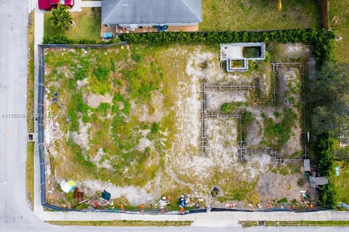 3250 NE 3rd Ave, Oakland Park FL 33334