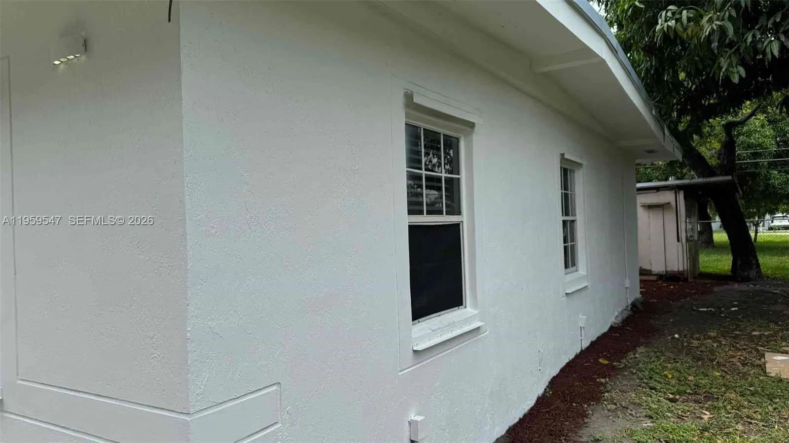 16221 E Bunche Park Dr, Miami Gardens FL 33054