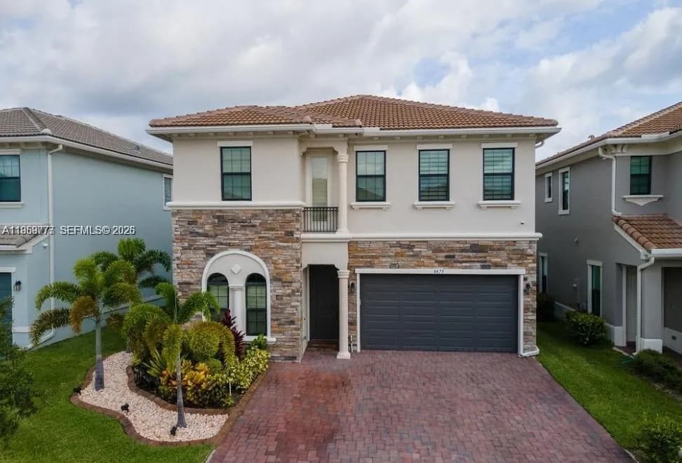8475 NW 39th Ct, Coral Springs FL 33065