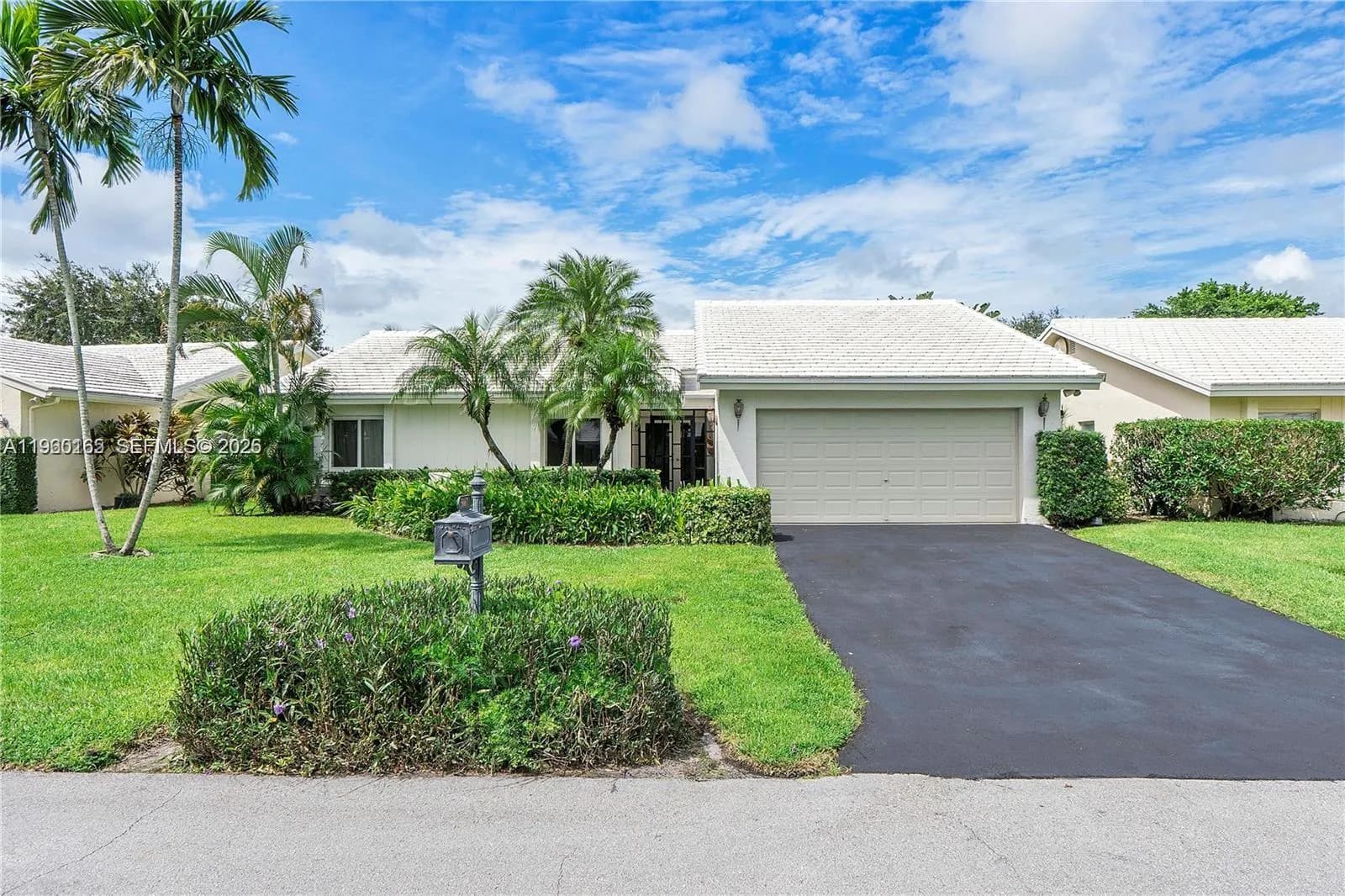 5667 N Cameo Dr N, Boca Raton FL 33433