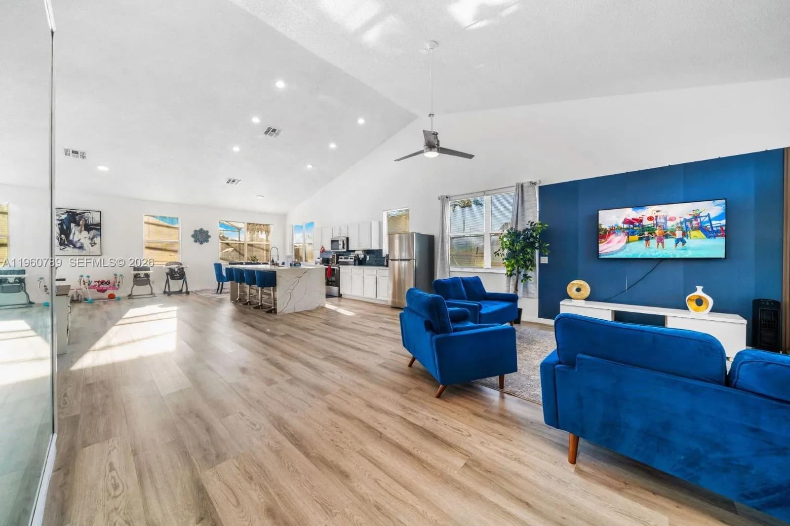 137 S Roma Way, Kissimmee FL 34746