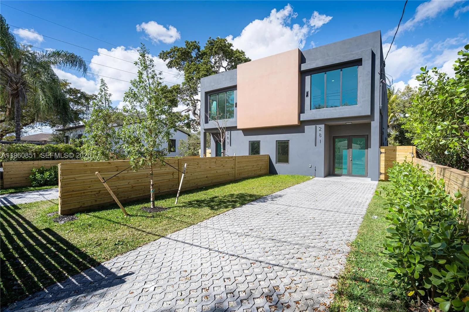 281-283 NW 52nd St, Miami FL 33127