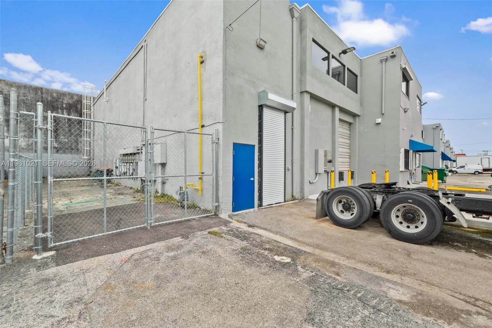 8000 NW 68th St, Medley FL 33166