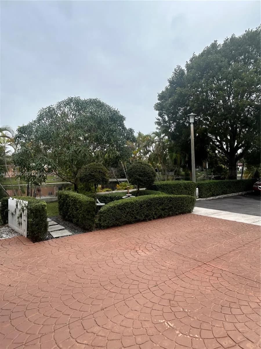 7282 Jacaranda Ln, Miami Lakes FL 33014