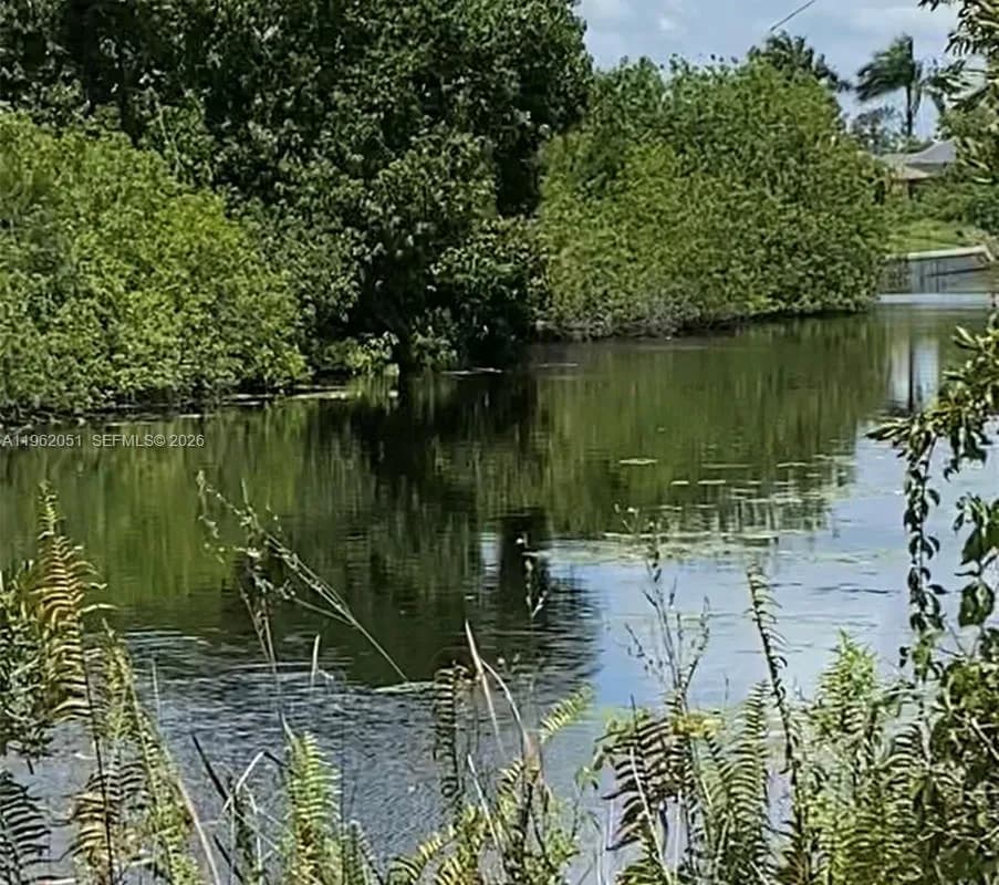 2 NW 13TH PL, Cape Coral FL 33993