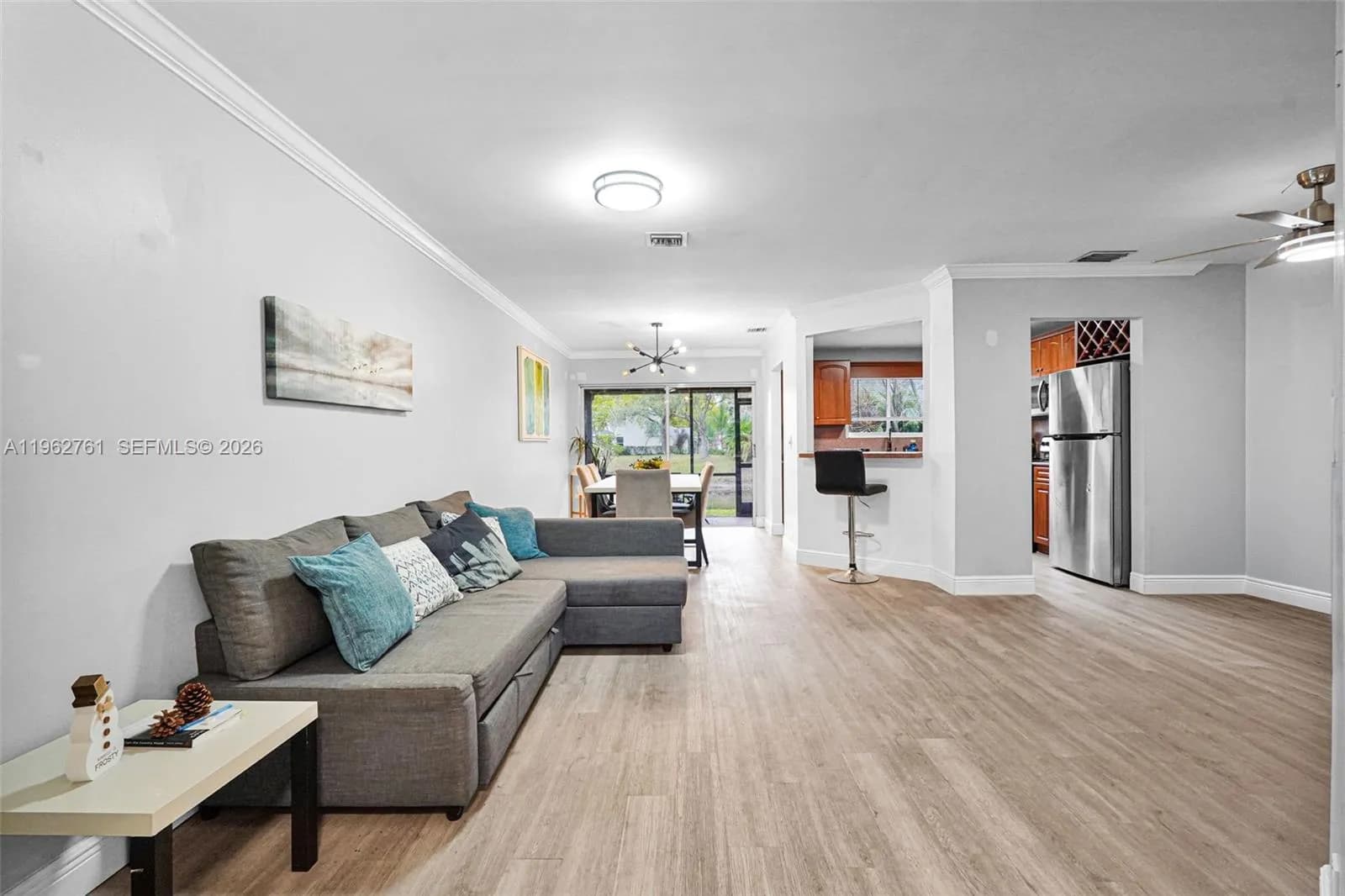 2149 W Discovery Cir W, Deerfield Beach FL 33442