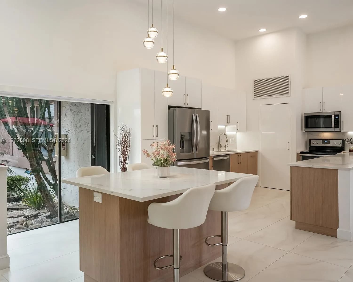 413 Leslie Dr, Hallandale Beach FL 33009