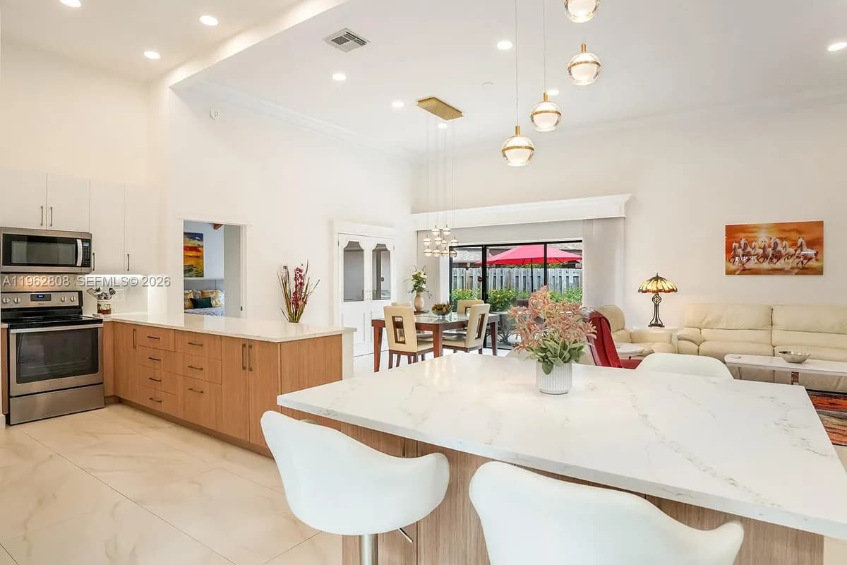 413 Leslie Dr, Hallandale Beach FL 33009