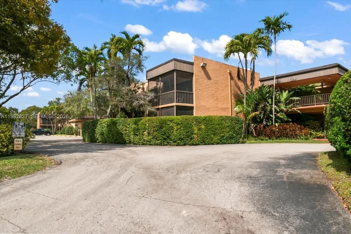 8851 N New River Canal Rd # 16E, Plantation FL 33324