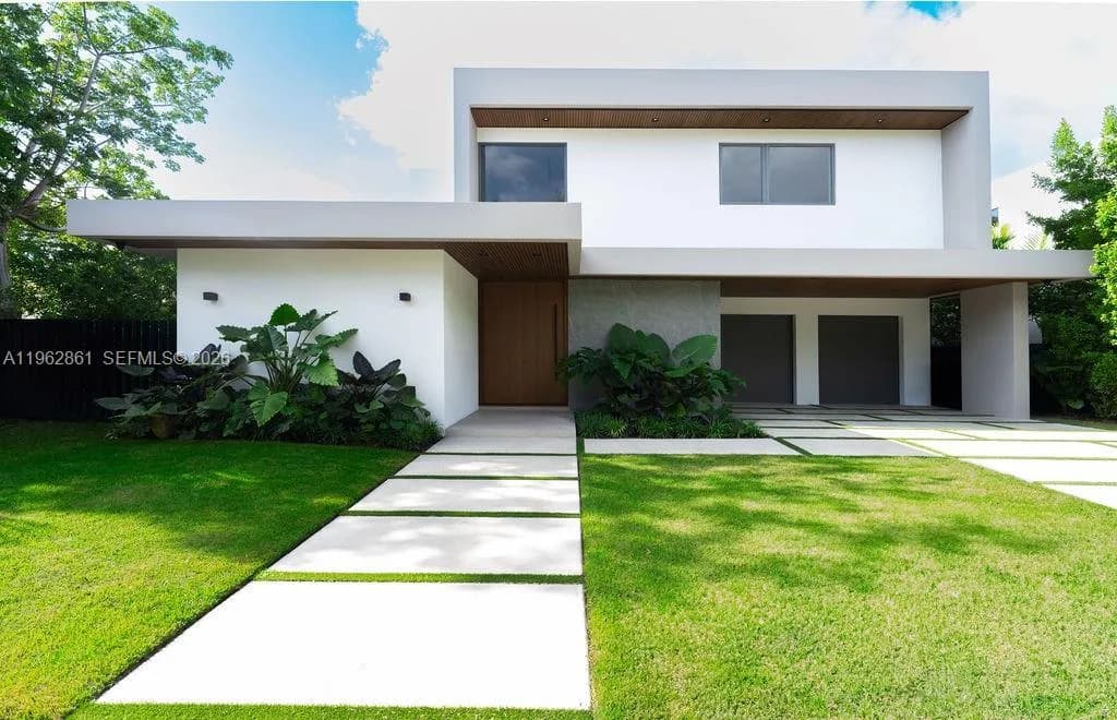 215 Shore Dr S, Coconut Grove FL 33133