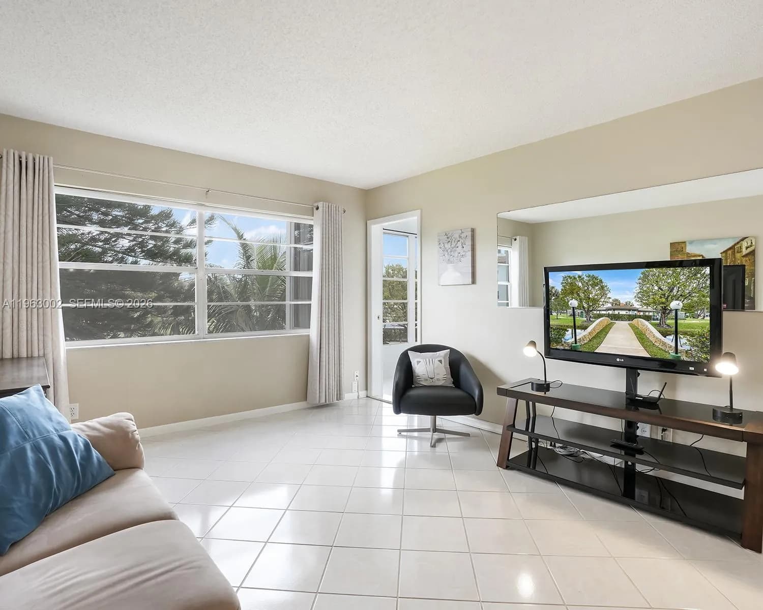 4805 NW 35th St # 506, Lauderdale Lakes FL 33319