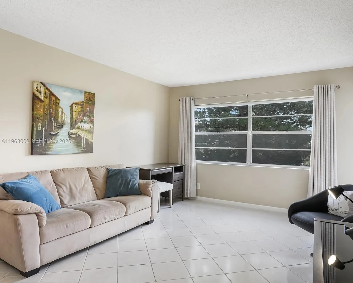 4805 NW 35th St # 506, Lauderdale Lakes FL 33319