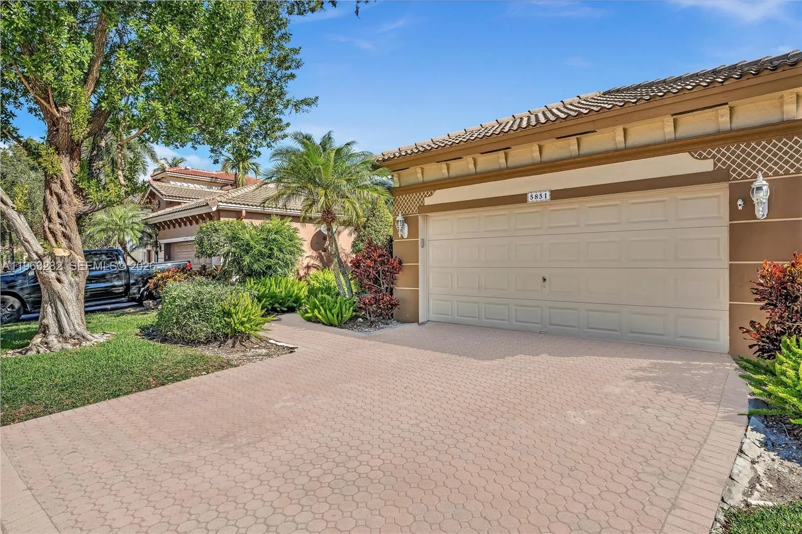 5851 NW 125th Ter, Coral Springs FL 33076