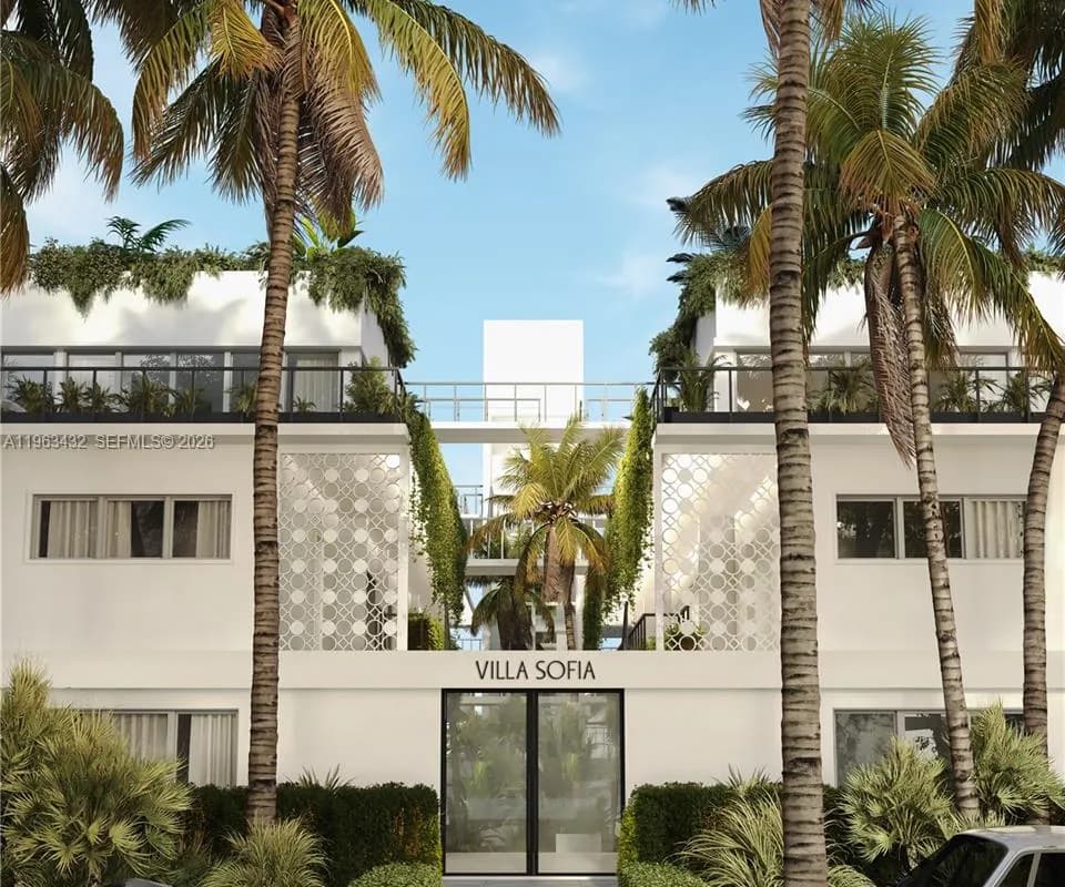 260 Collins Ave # 204, Miami Beach FL 33139