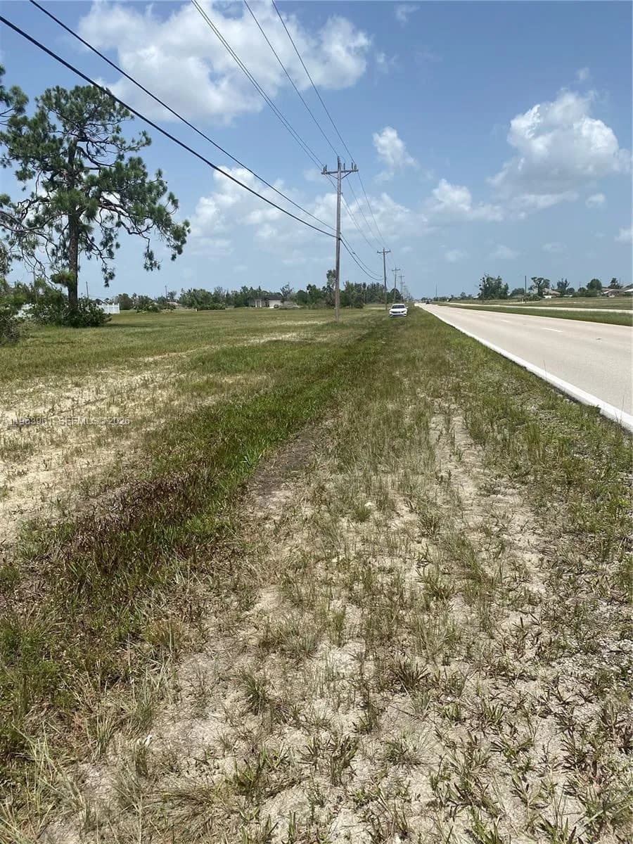 543 DIPLOMAT PKWY W, Cape Coral FL 33993