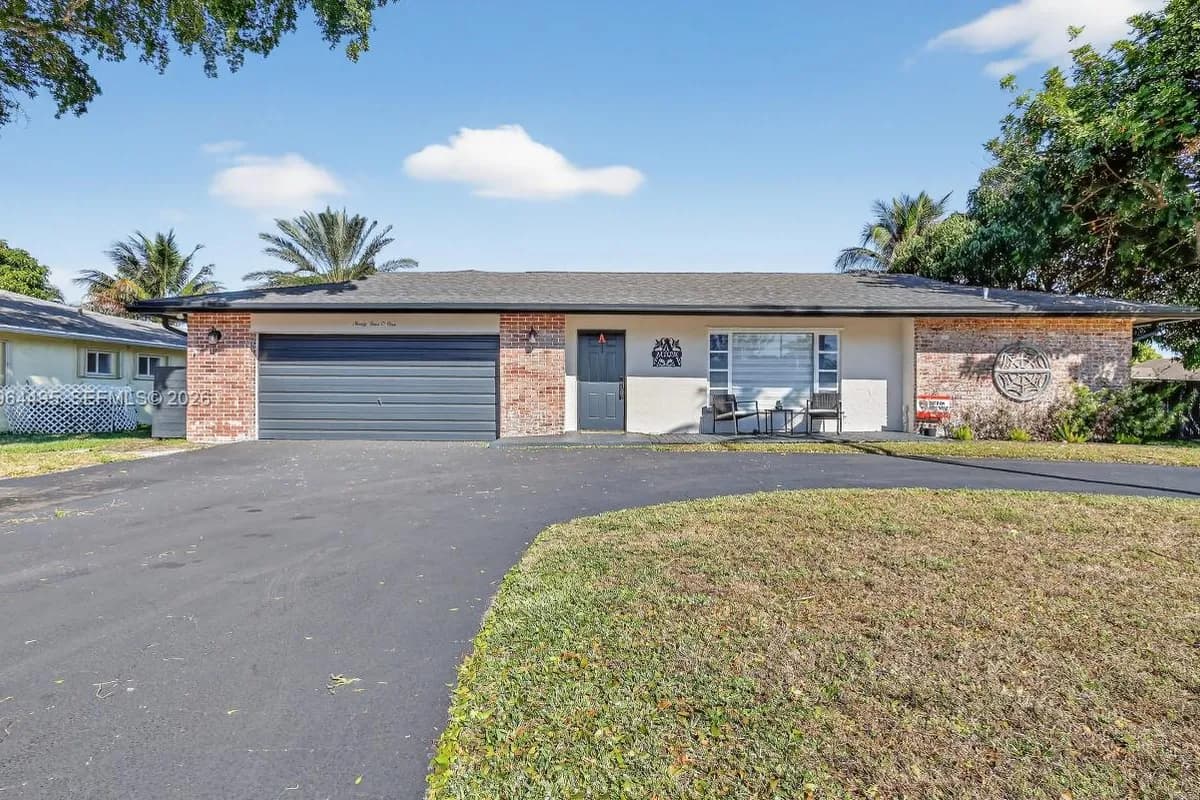 9401 NW 81st Ct, Tamarac FL 33321