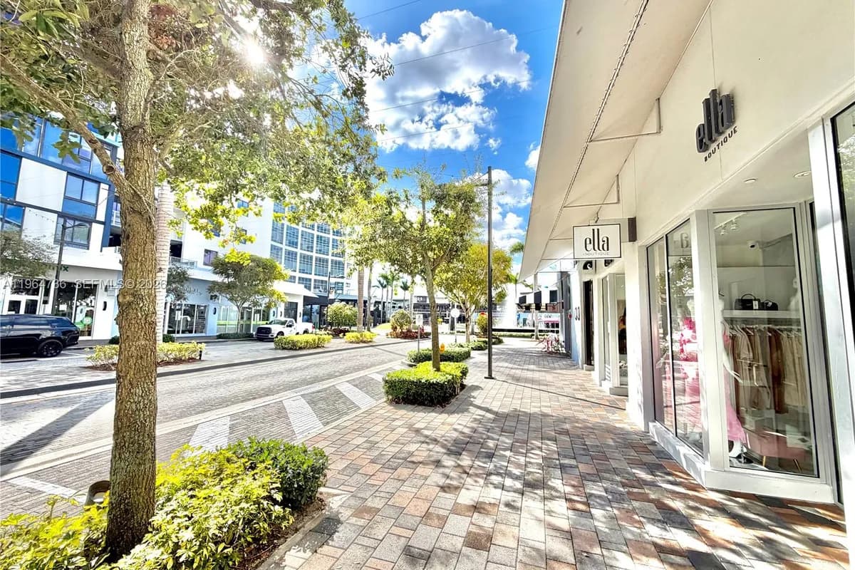 3530 NW 83, Doral FL 33122