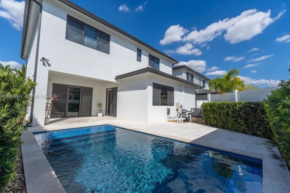 8096 NW 48th Ter, Doral FL 33166