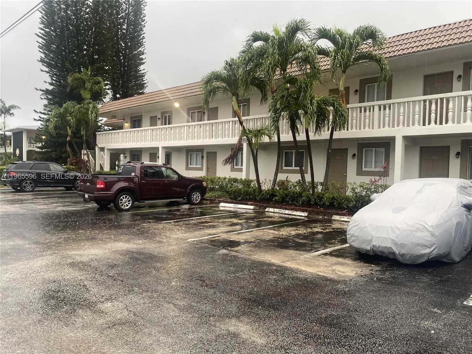 840 Pine Dr # 204, Pompano Beach FL 33060