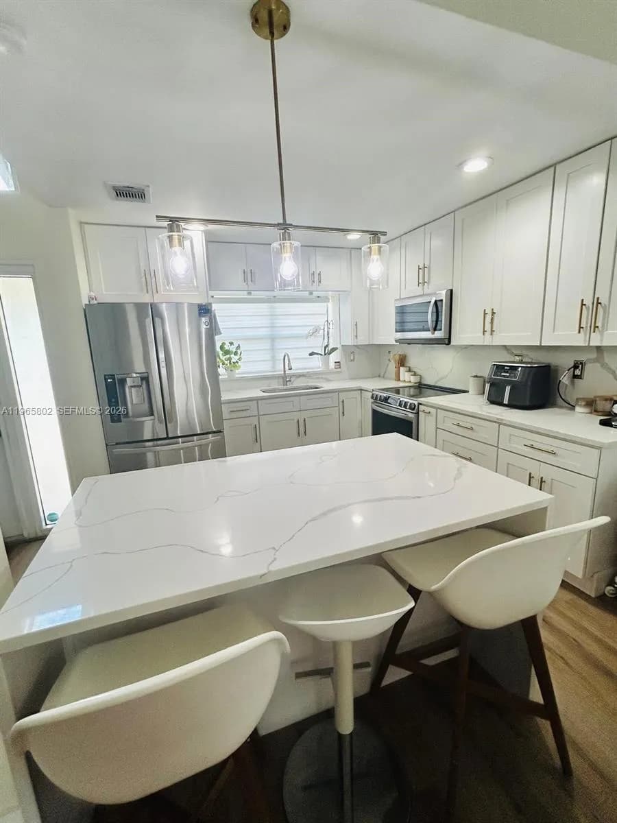 7342 NW 38th Pl, Coral Springs FL 33065