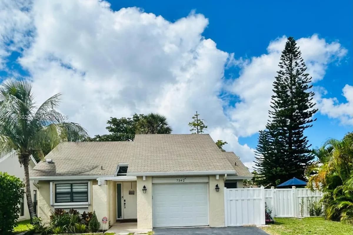 7342 NW 38th Pl, Coral Springs FL 33065