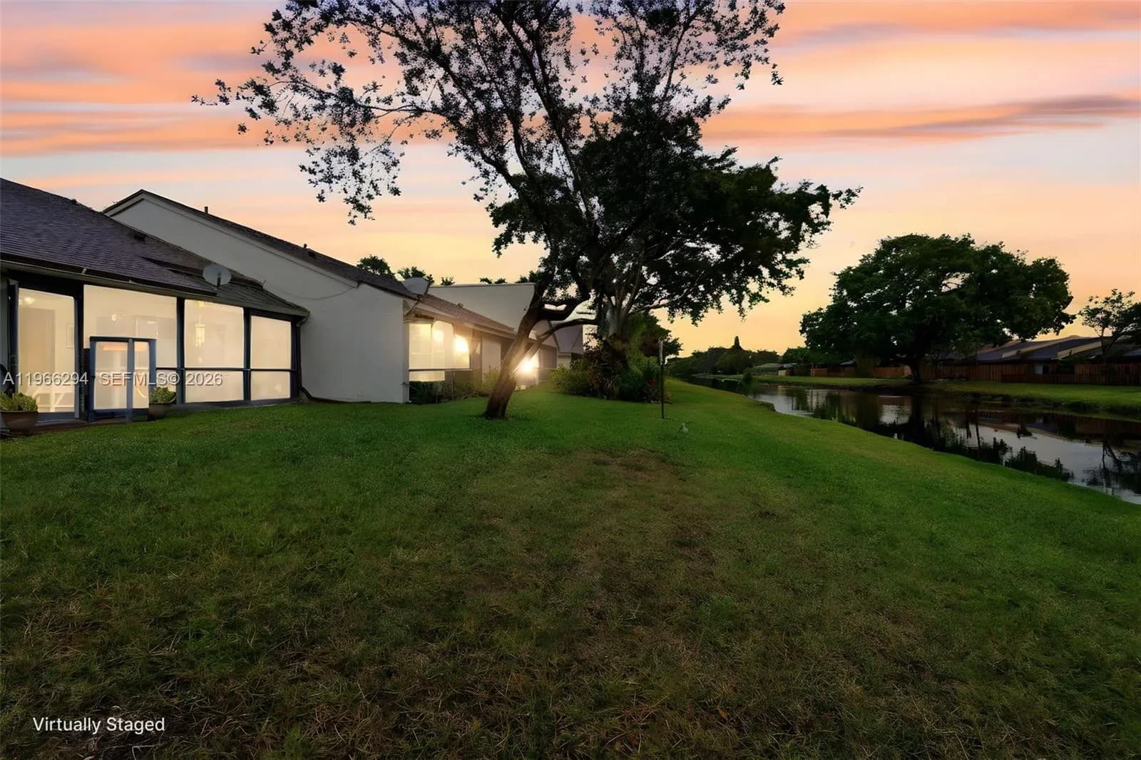 7924 NW 10th St, Plantation FL 33322