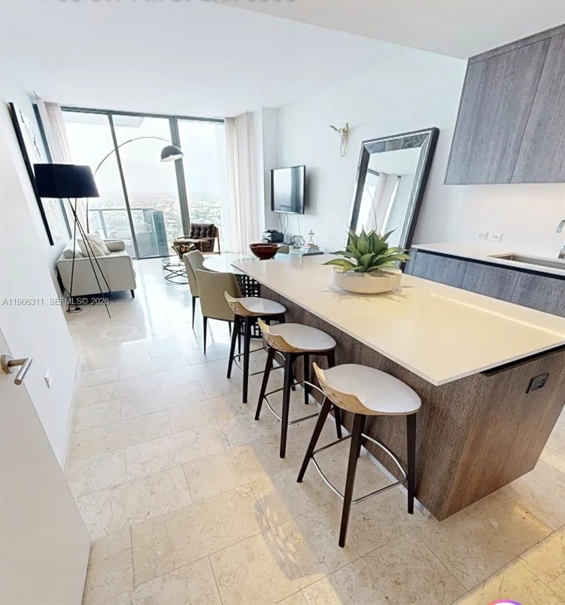 1 bedroom 1 bath for sale at 88 SW 7th St # 3006, Miami FL 33130