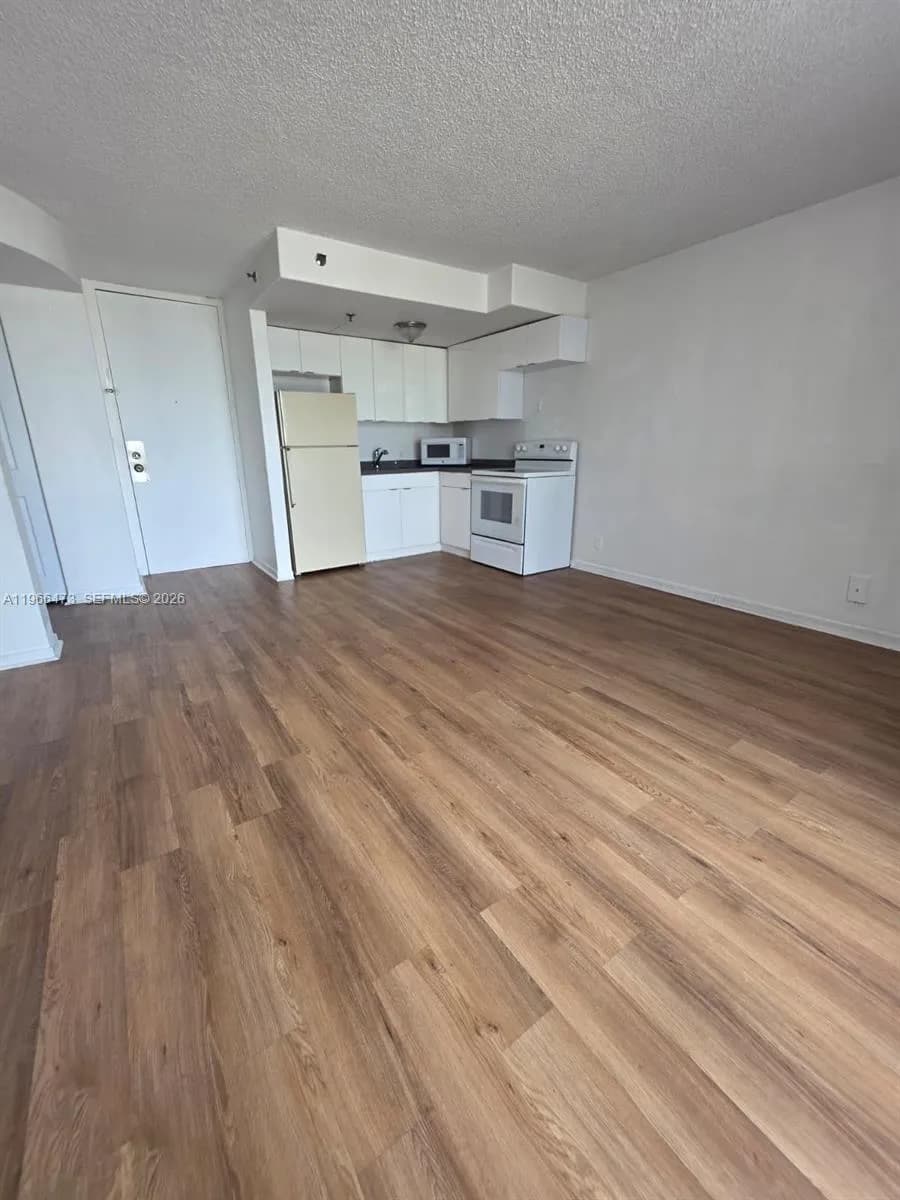 16450 NW 2nd Ave # 214, Miami FL 33169