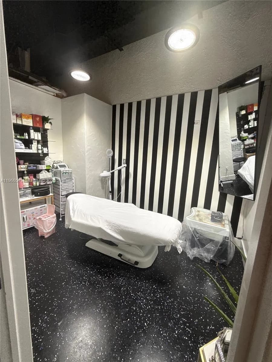 120 S Dixie Hwy, West Palm Beach FL 33401