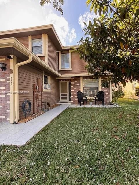 6183 Pine Tree Ln Unit B, Tamarac FL 33319