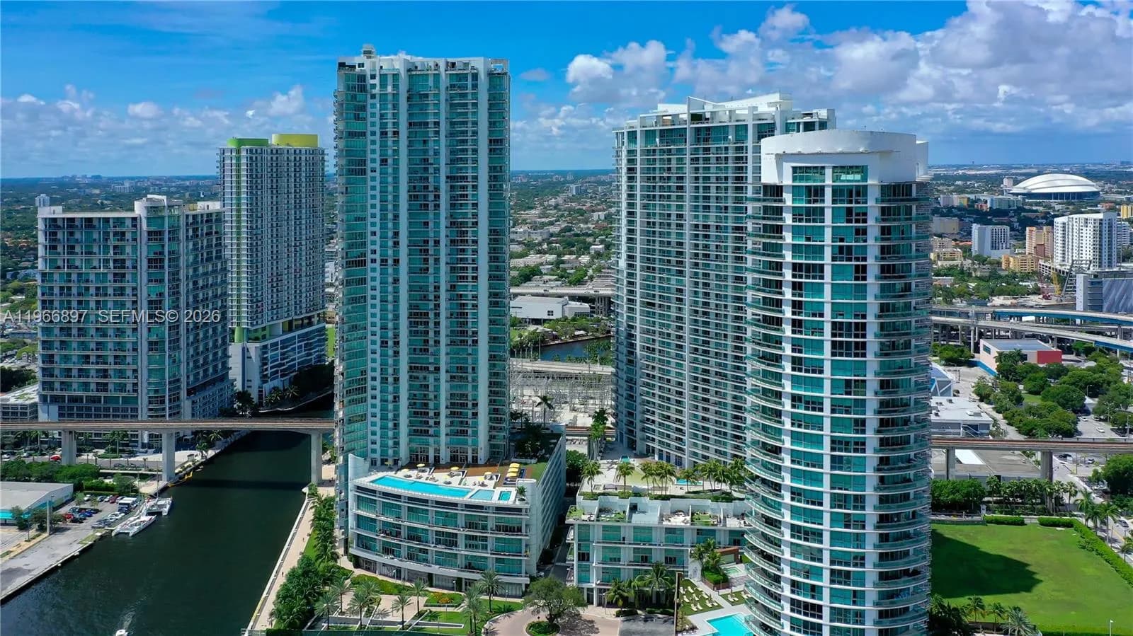 90 SW 3rd St # 1602, Miami FL 33130