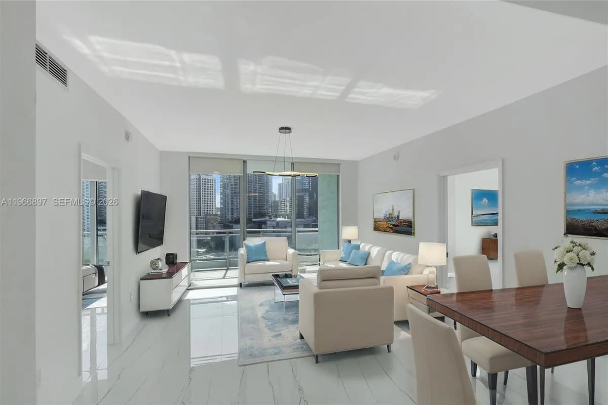 90 SW 3rd St # 1602, Miami FL 33130