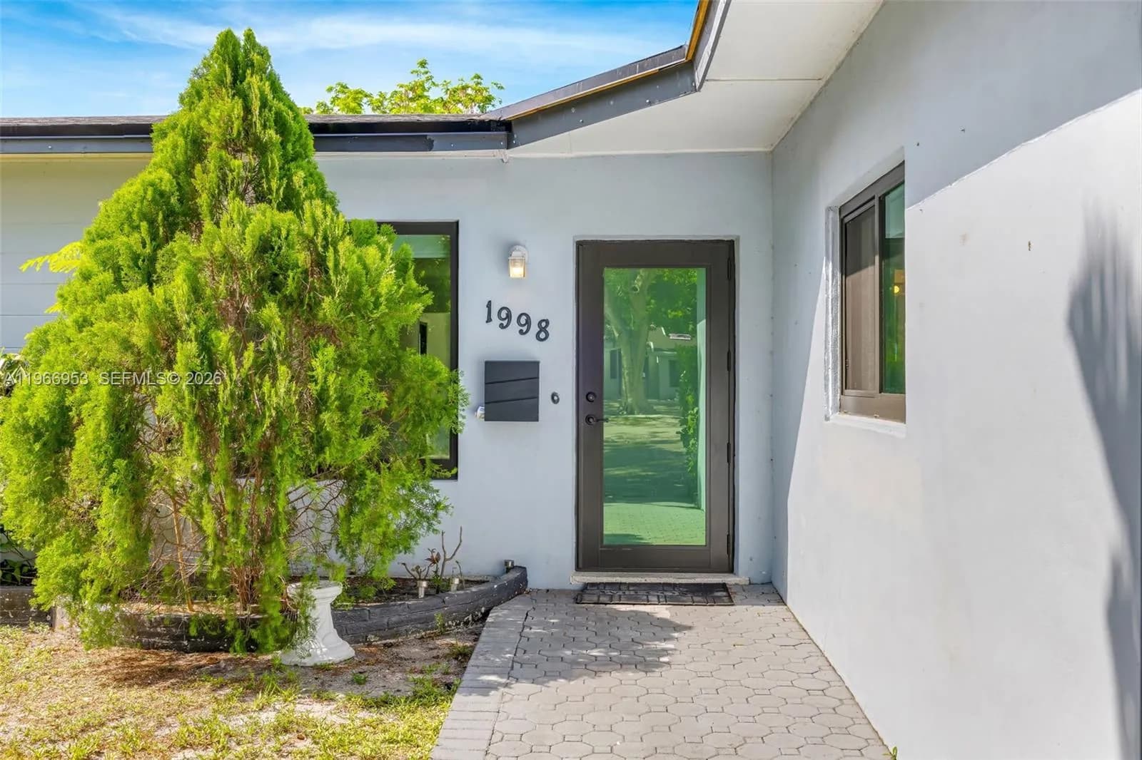 1998 NE 180th St, North Miami Beach FL 33162