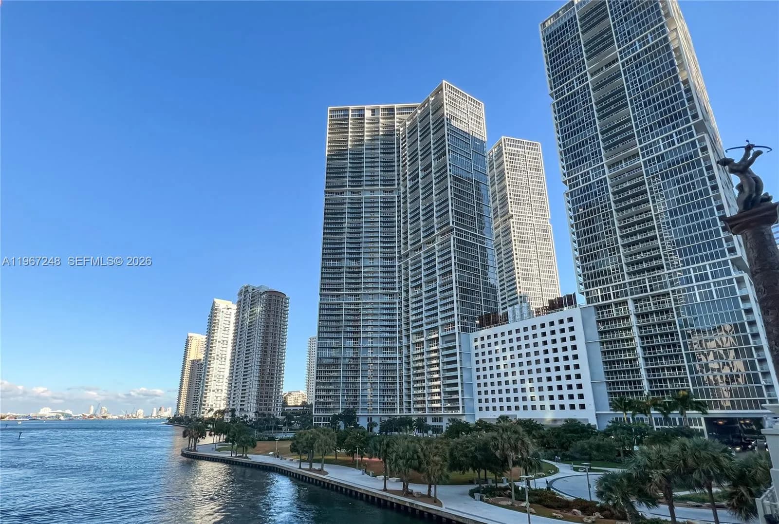 1 bedroom 1 bath for sale at 495 Brickell Ave # 1608, Miami FL 33131