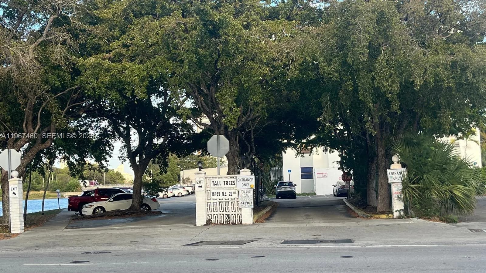 1 bedroom 1 bath for sale at 16465 NE 22nd Ave # 514, North Miami Beach FL 33160