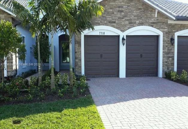3 bedroom 2 bath Residential for sale at 7718 N Blue Spring Dr, Parkland FL 33067