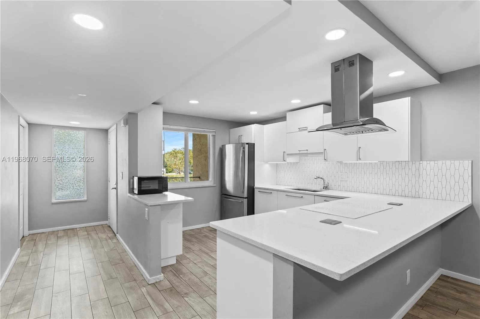 201 Lakeview Dr # 203, Weston FL 33326