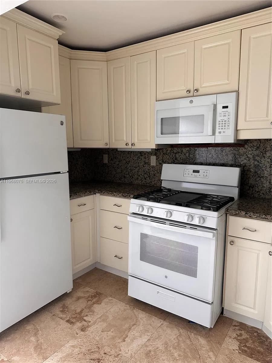 8600 SW 67th Ave # 942, Pinecrest FL 33156