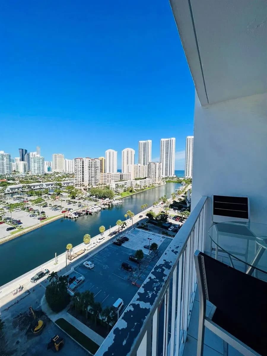 500 Bayview Dr # 1417, Sunny Isles Beach FL 33160